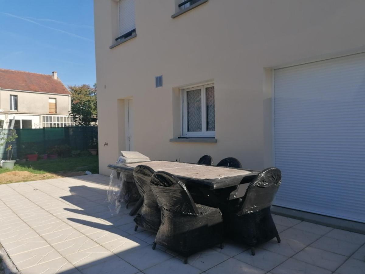 1 Chambre Pour 2 Personnes "Chez L'Habitant" Maison Possede Un Petit Chien Quincy-Voisins Exteriér fotografie