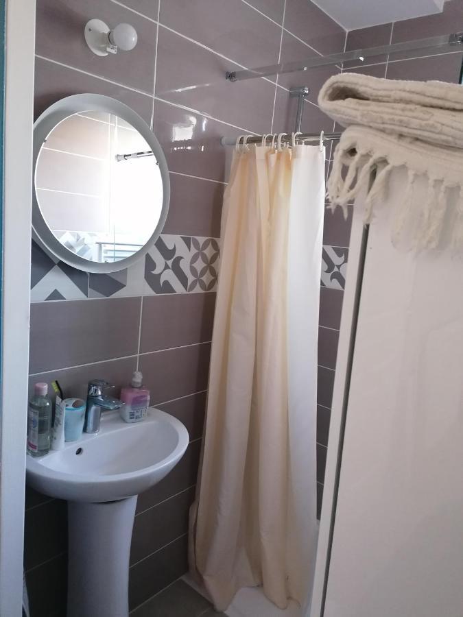 1 Chambre Pour 2 Personnes "Chez L'Habitant" Maison Possede Un Petit Chien Quincy-Voisins Exteriér fotografie