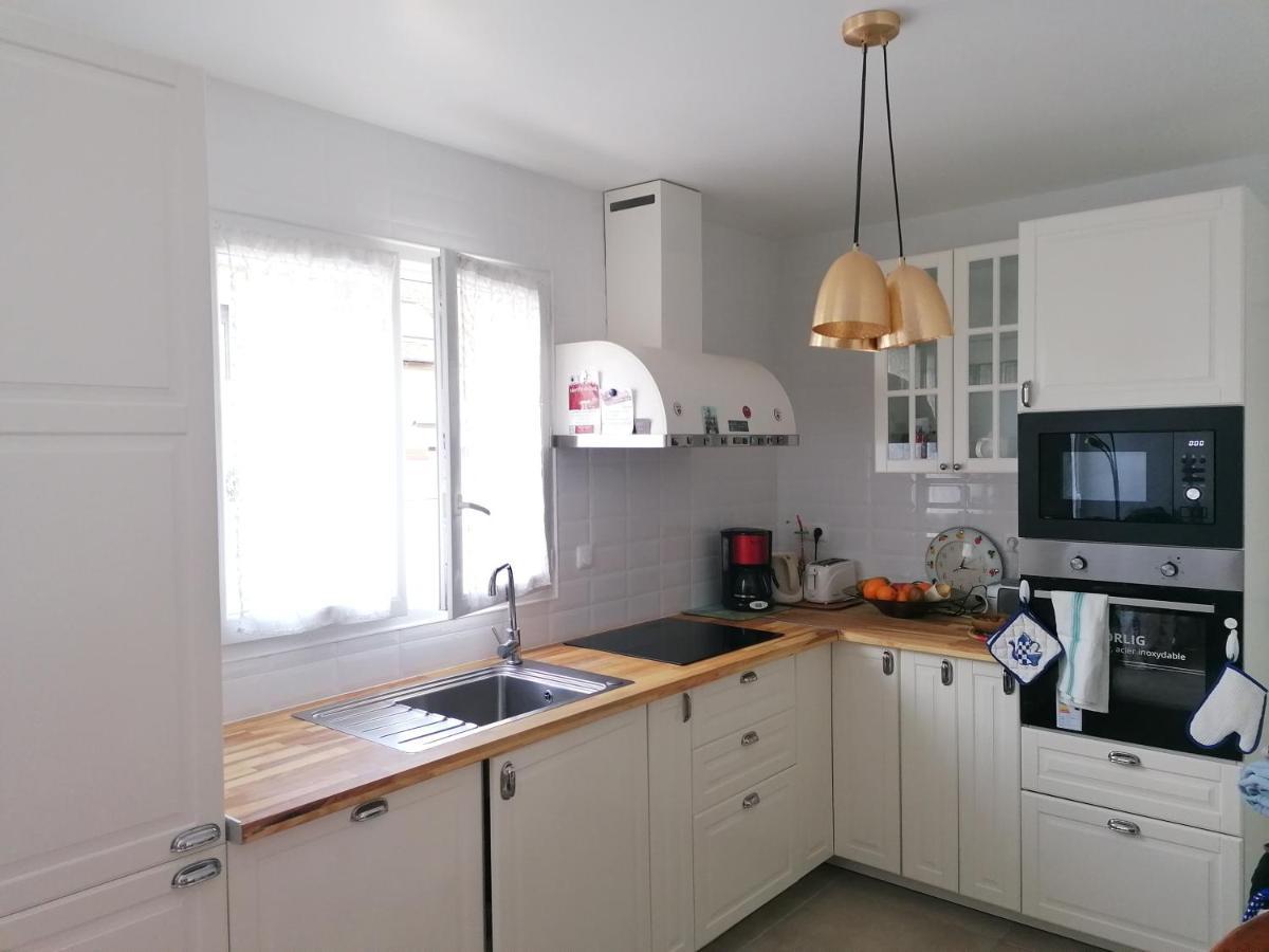 1 Chambre Pour 2 Personnes "Chez L'Habitant" Maison Possede Un Petit Chien Quincy-Voisins Exteriér fotografie
