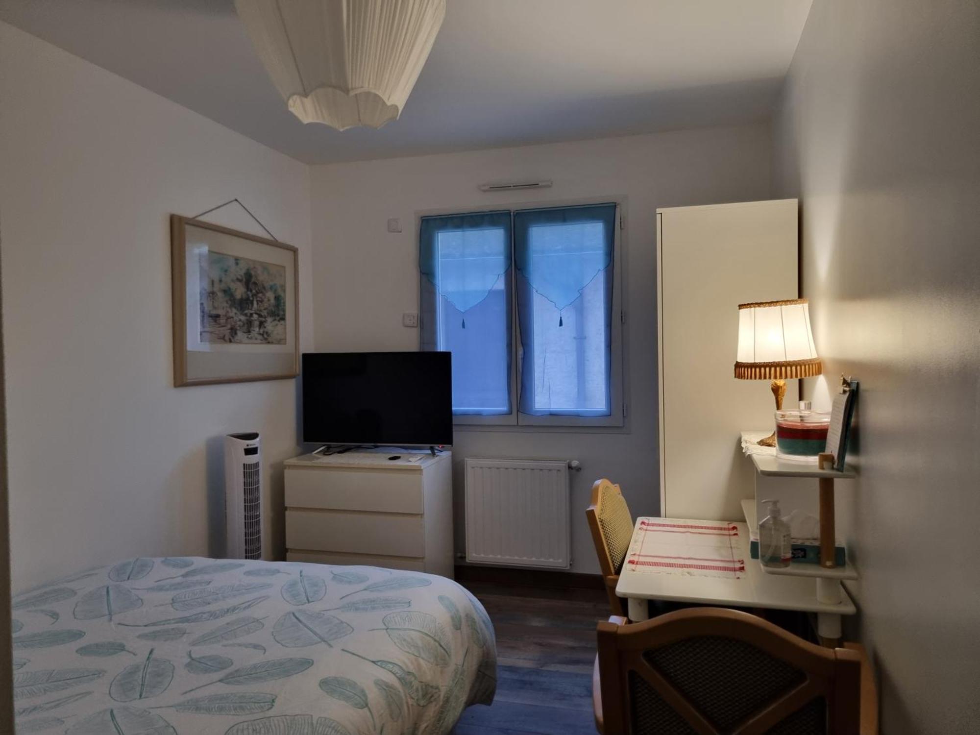 1 Chambre Pour 2 Personnes "Chez L'Habitant" Maison Possede Un Petit Chien Quincy-Voisins Exteriér fotografie